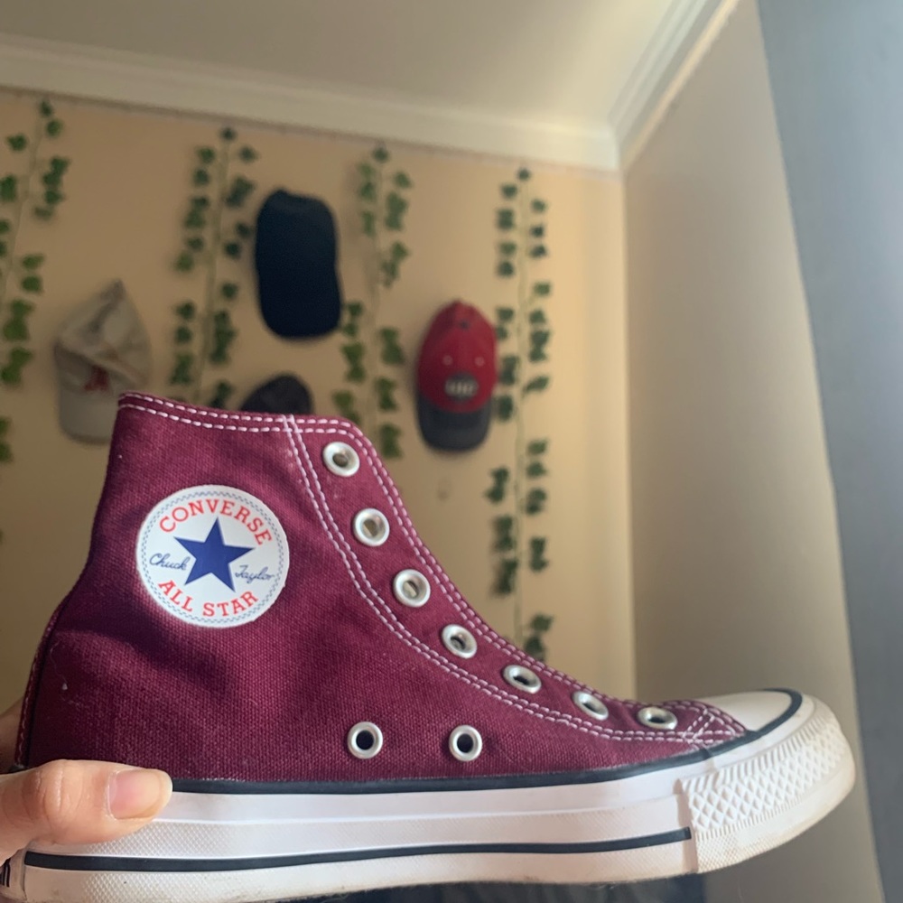 SOLD‼️‼️DO NOT BUYMarron color converse size 5.5❤️